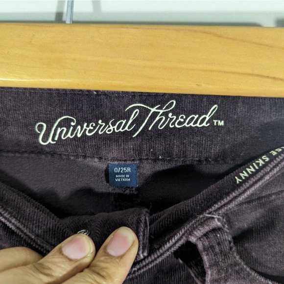 Universal Thread Plum Corduroy Mid Rise Skinny Pants Women's Size 0/25 - Picture 3 of 5